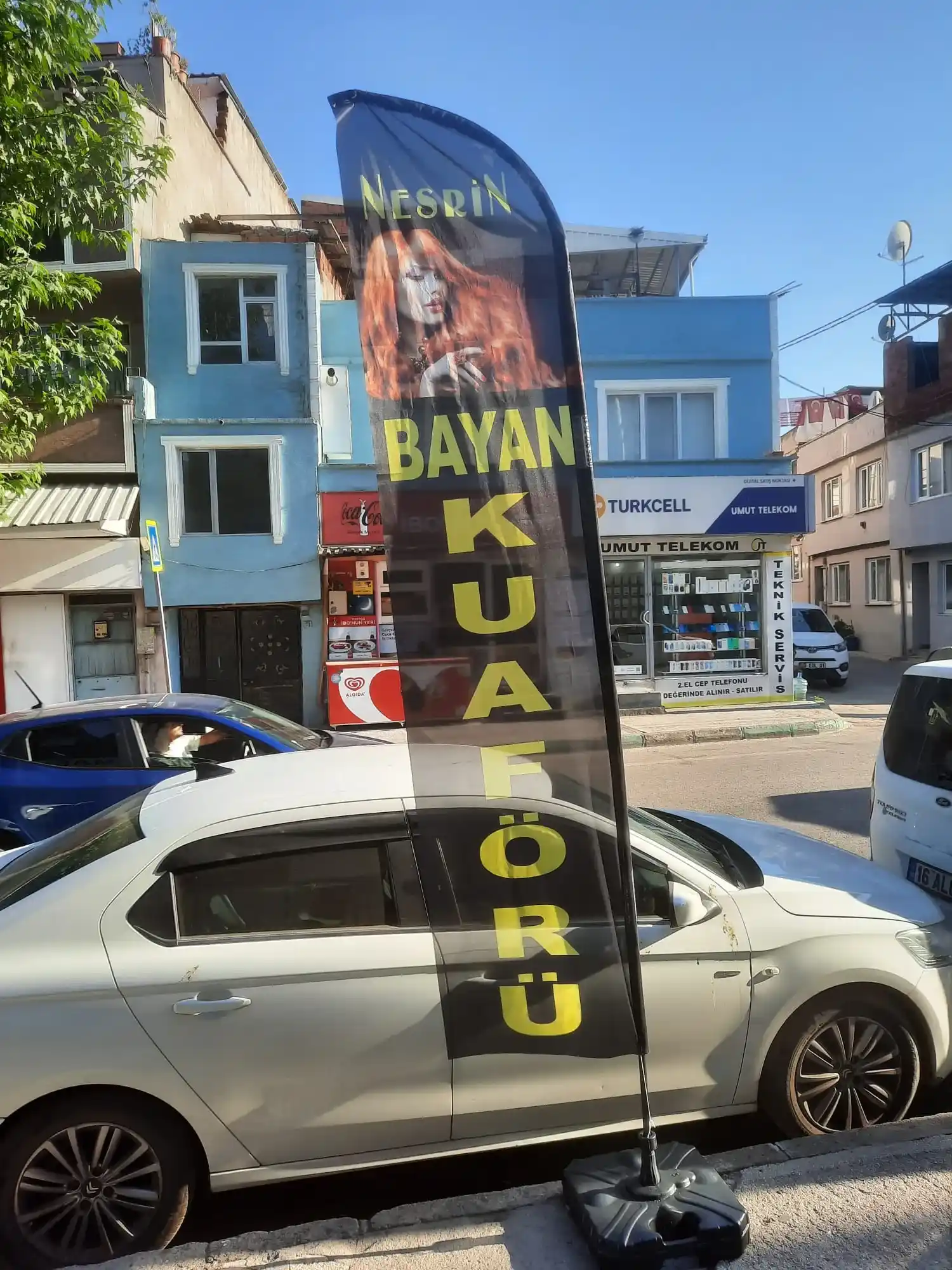 bayan-kuaforu-yelken-bayragi-64